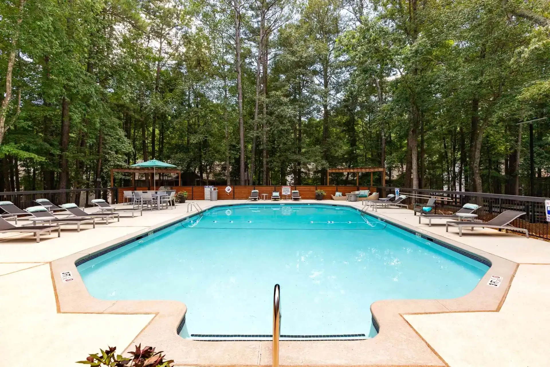 the mark at riverdale pool